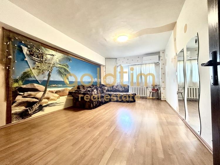 VANZARE APARTAMENT 4 CAMERE 94MP/BALCON/LOC PARCARE/ZONA AUCHAN