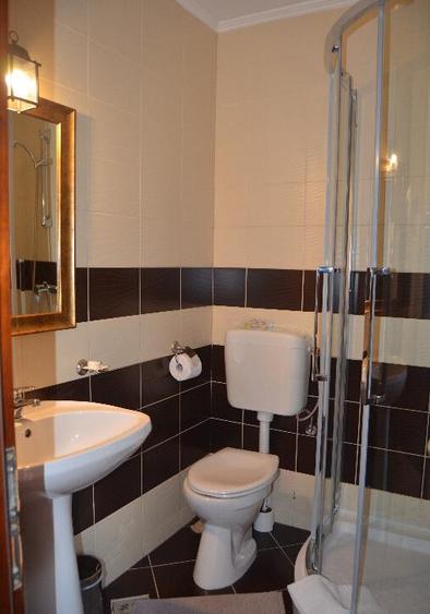 De vanzare pensiune situata in Busteni - 10