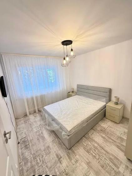 Apartament 2 camere, semidecomandat, 58 mp, ac, balcon, metrou, Parc Bazilescu - 1