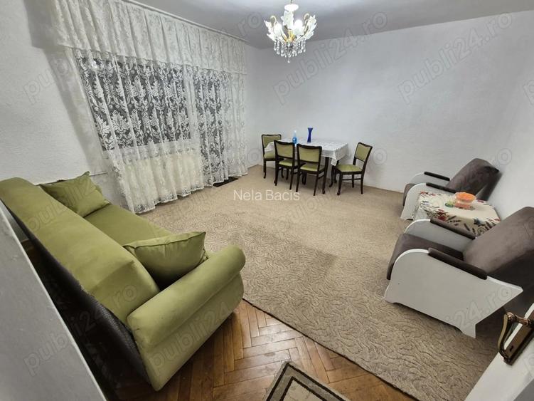 Inchiriez apartament 4 camere