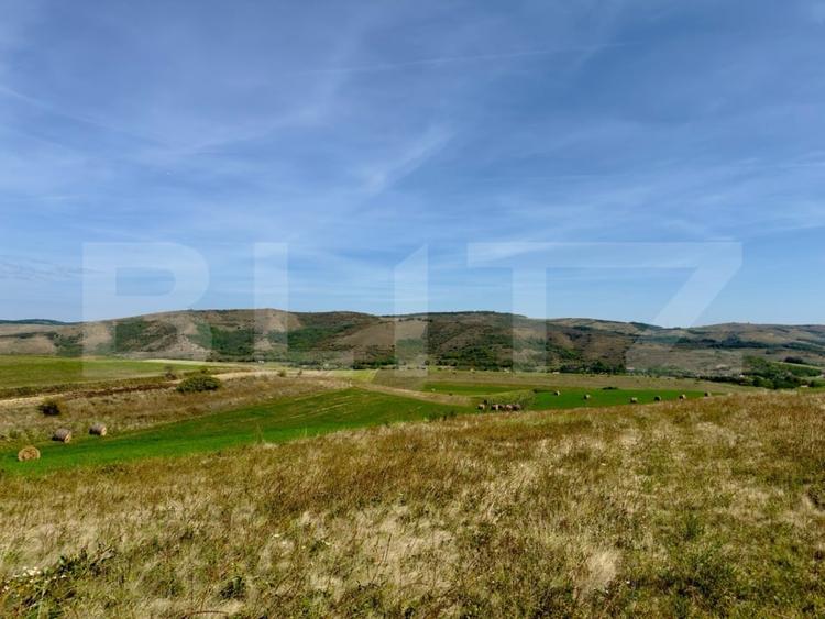 Casa renovabila 87 mp utili, teren de 4.300 mp, in Suatu - 4