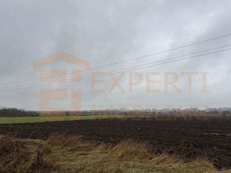 Teren situat in zona Lumina - 3