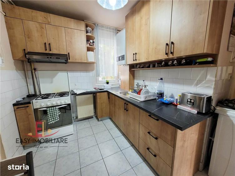 Apartament 4 camere , Str.Parangului , Zona Linistita , 80mp - 2