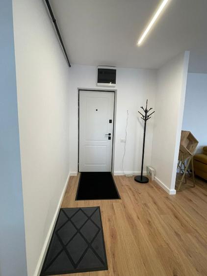 Centrul Civic - apartament 3 camere renovat - 2 grupuri sanitare - priveliște -  - 2