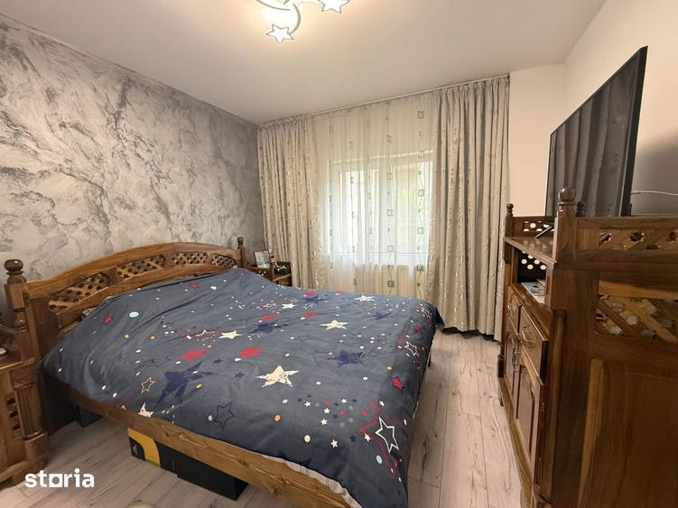 Apartament cu 3 camere semidecomandat, mobilat în Soarelui