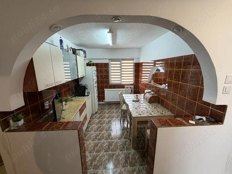 De vanzare de 3 camere din 85 strada Margeanului cu Alexandriei Centrala Termica - 5