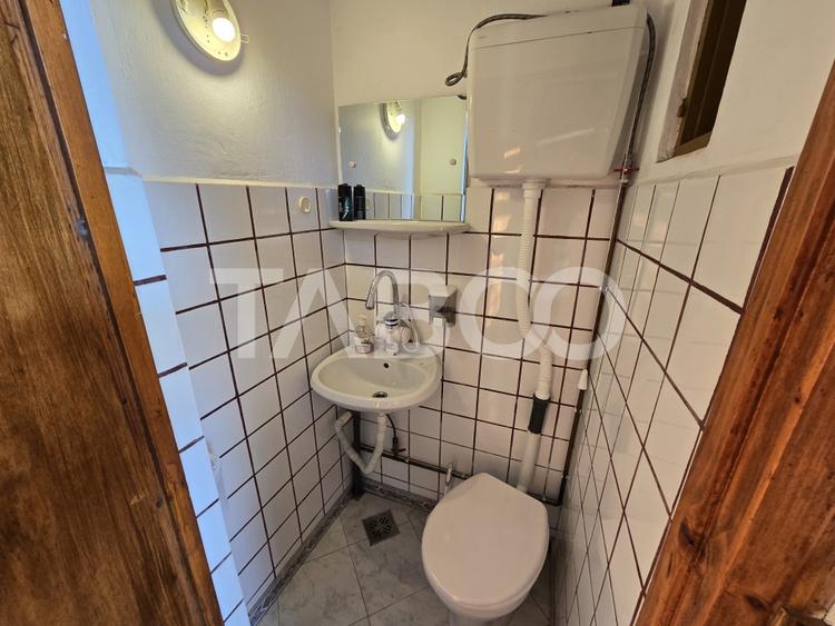 Casa individuala de vanzare 4 camere si curte 1310 mp Gusterita - 20