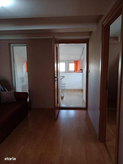 Casa spatioasa cu etaj si teren generos, zona urbana - 6