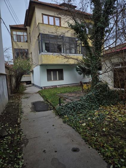 De închiriat Garsoniera în zona centrală a Brașovului - 2