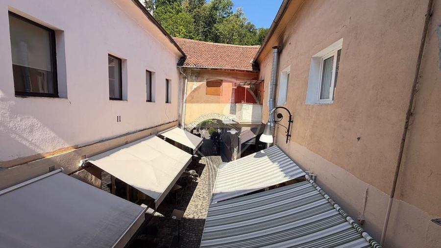 Spațiu pentru birouri în Piața Sfatului | 65 mp | Etaj 1 - 15