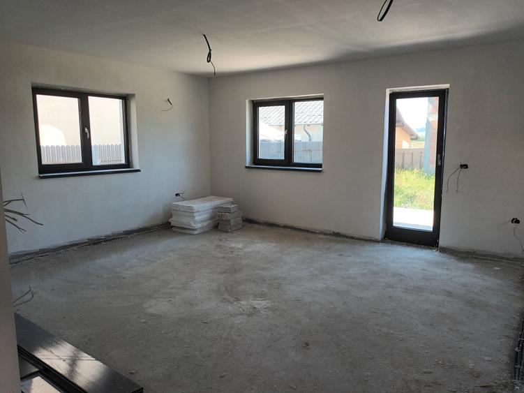 Casa noua, P+E, 5 camere, 2 bai, terasa, teren 400mp, in Lilieci, strada Rozelor - 3