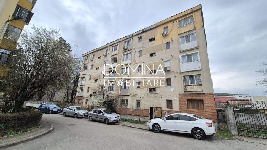 Vânzare garsonieră, etaj 1,  zonă centrală, strada Vasile Alecsandri - 9