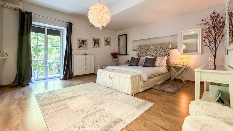 Duplex cu 6 camere cu Piscina în Iancu Nicolae