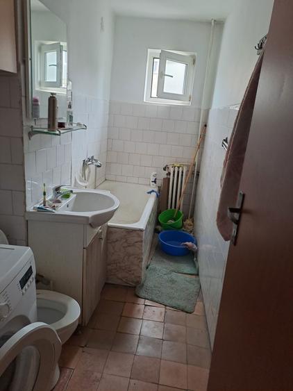 Dau in chirie apartament 2 cam, baie , bucatarie pret 300 euro - 2