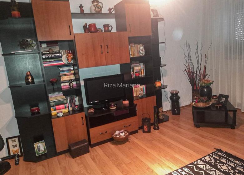 Vand apartament 2 camere Bariera Bucuresti