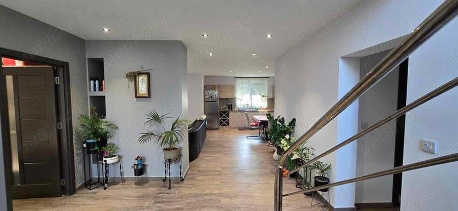 Casa 4 camere de vanzare, Sanmartin, zona str Carmel - 5