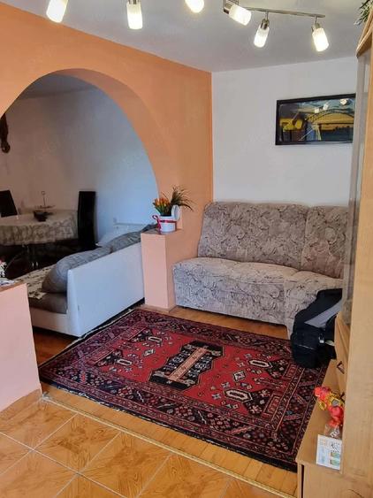 Casă cu 3 camere cu Teren 200 Mp în Priporu