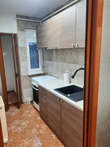 Apartament cu 2 camere nedecomandat în Obor