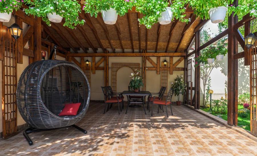 Casă individuală cu 9 camere cu Canalizare în Parcul Circului