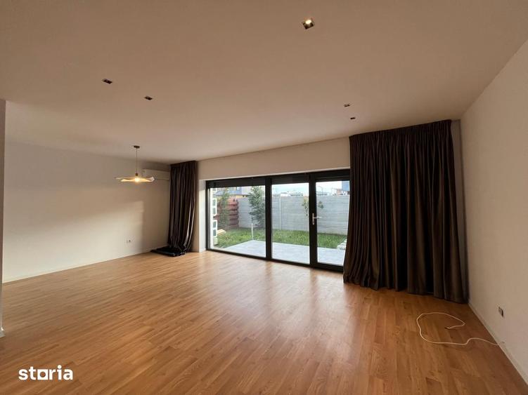 Casă cu 5 camere cu Teren 100 Mp în Central
