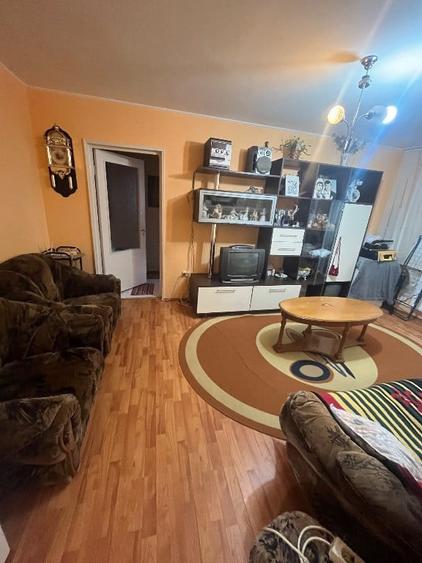 Apartament cu 2 camere semidecomandat în Viziru 1