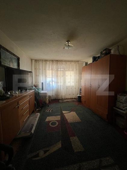 Apartament cu 3 camere, decomandat, zona micro 3 - 2