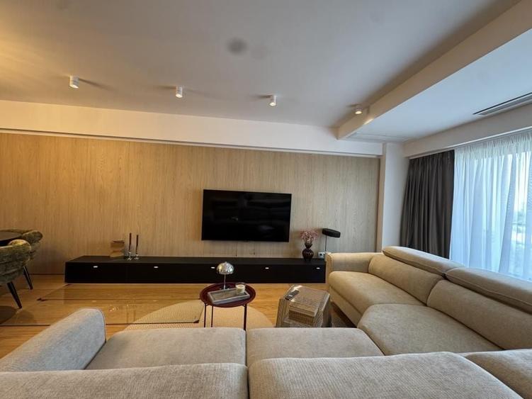 Apartament cu 4 camere în Herăstrău