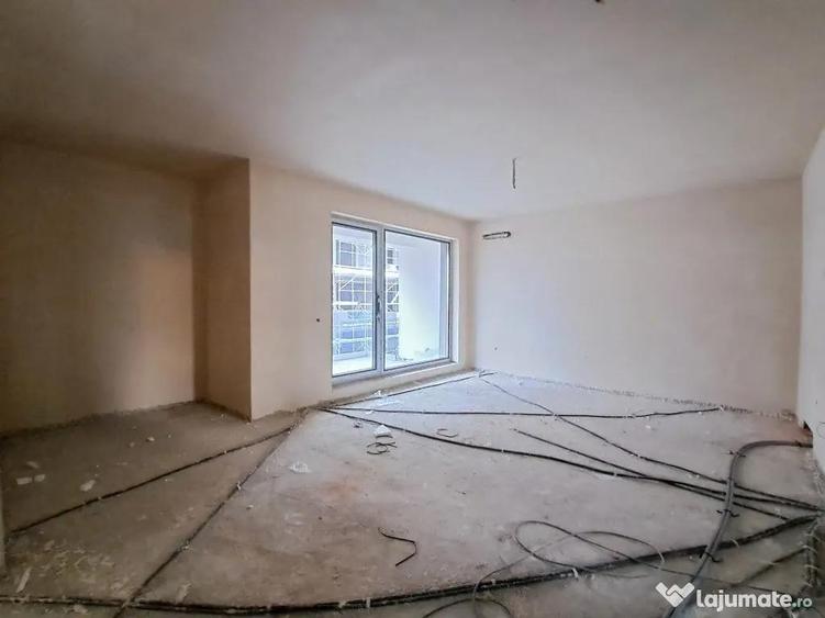 Apartament cu 2 camere semidecomandat în Între Lacuri