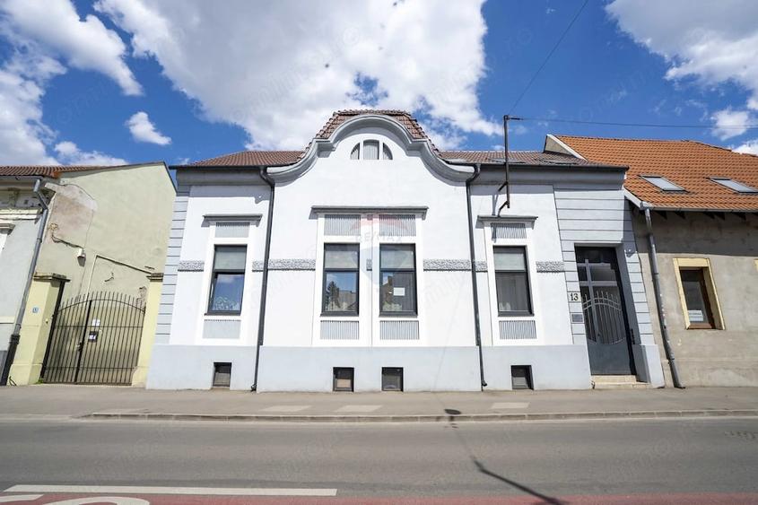 Casă cu 6 camere cu Teren 116 Mp în Ultracentral