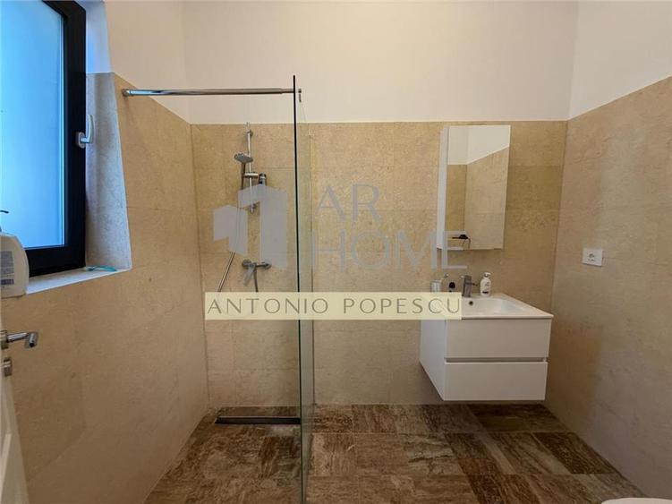 Casă individuală cu 5 camere cu Piscina în Strejnicu