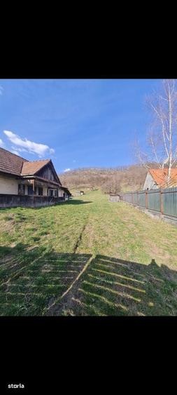 Teren de 1700 mp, în Corunca