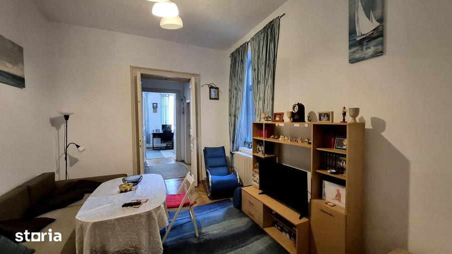 Casă cu 8 camere cu Teren 162 Mp în Ultracentral