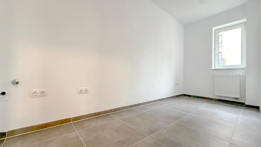 Apartament cu 3 camere nedecomandat în Avantgarden