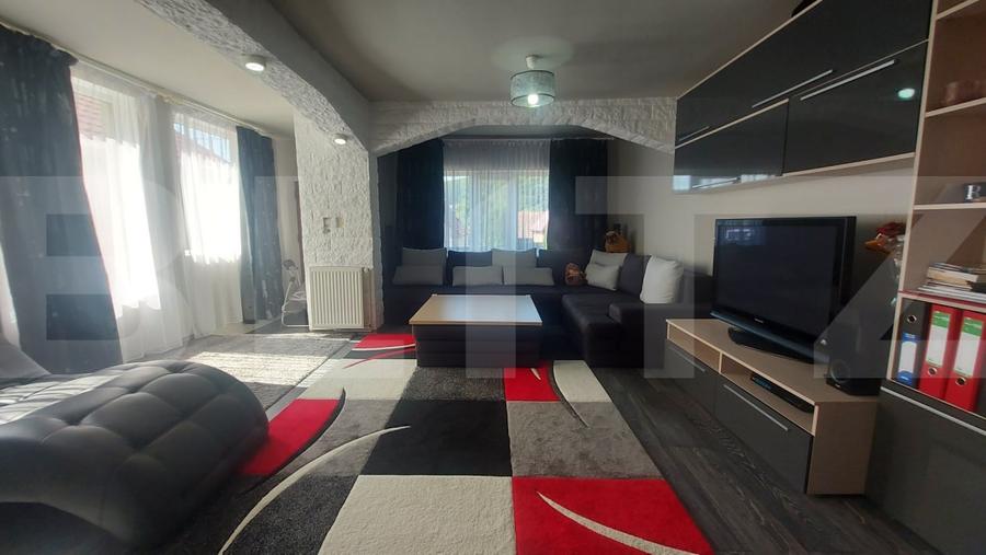 Casă individuală cu 5 camere cu Teren 4427 Mp în Vâlcele