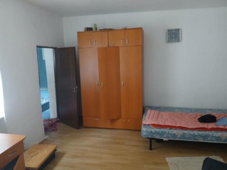 Casă cu 4 camere în Vitan