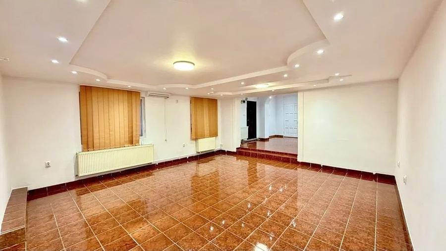 Spațiu comercial, de 85 mp, în Ștrand