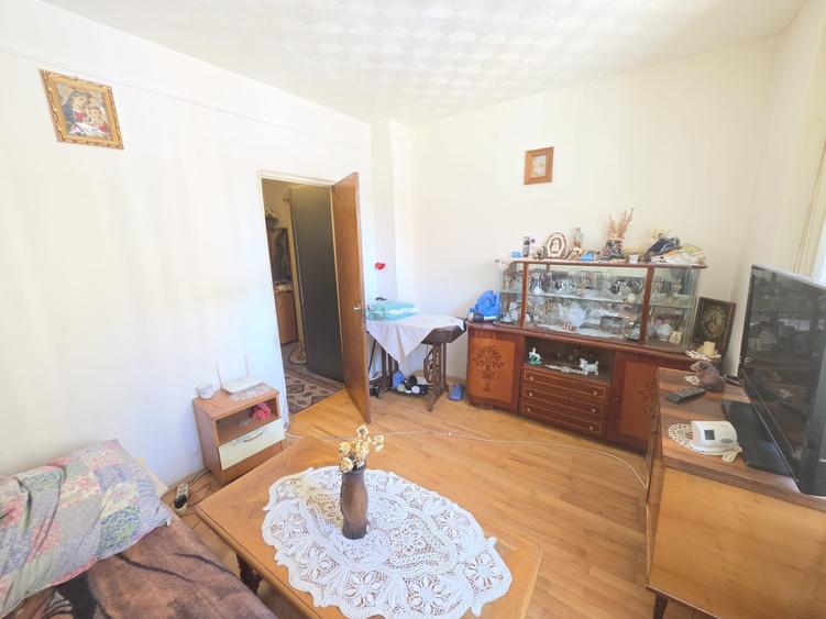 Apartament cu 2 camere semidecomandat în Craiter