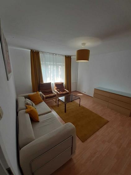 Apartament cu 3 camere decomandat în Brâncoveanu