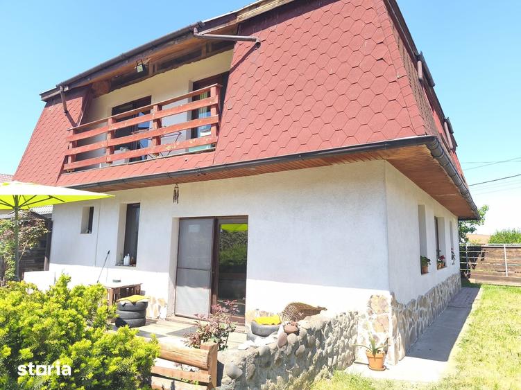 Casă cu 3 camere cu Teren 595 Mp în Ernei