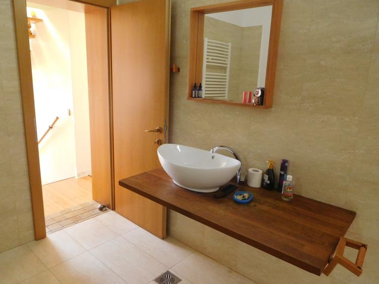 casa spatioasa cu o panorama excelenta - 7