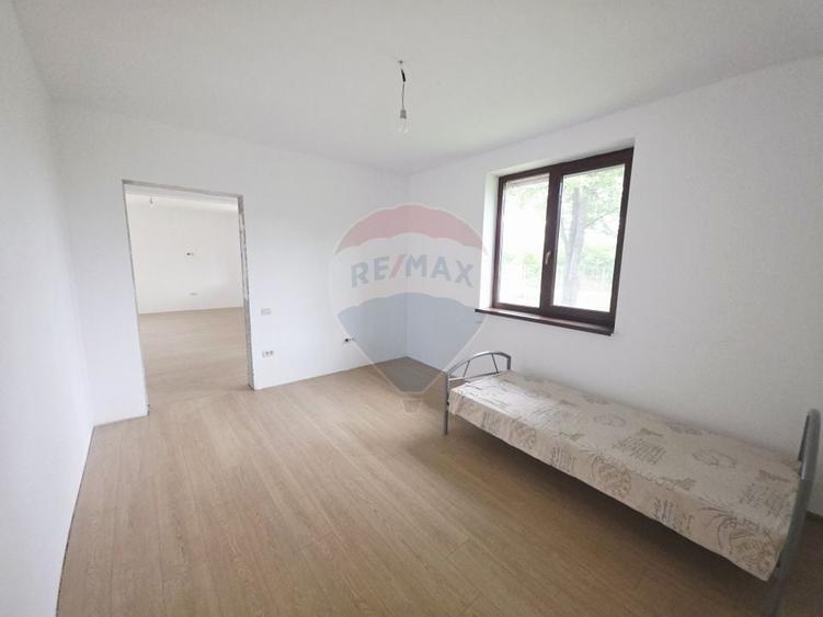 Casă cu livadă și teren generos – Girov - 5