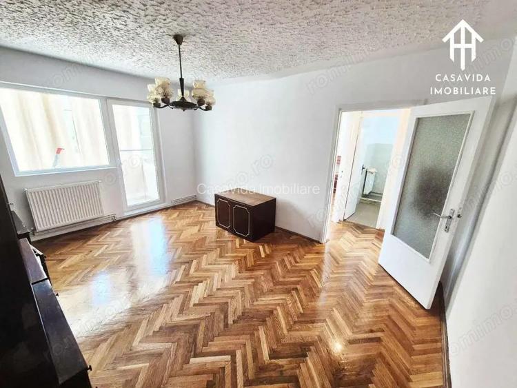 De vanzare apartament 2 camere Etaj 1