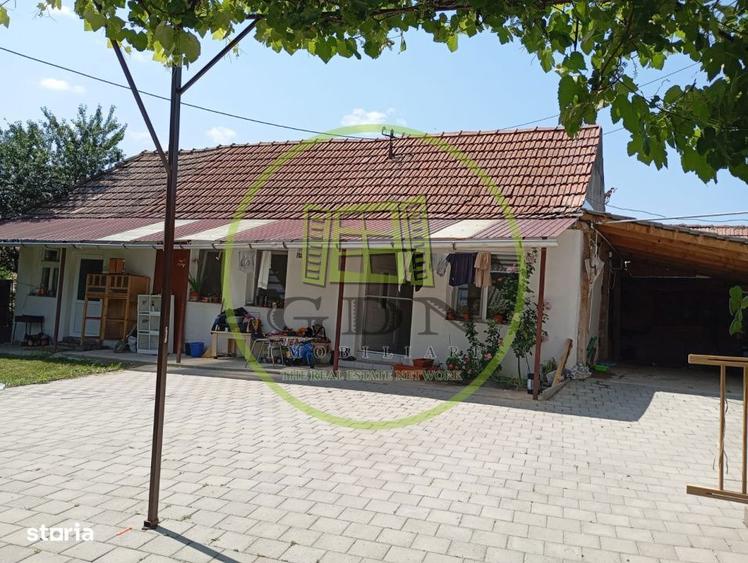Casa de vanzare in Sacel 2 corpuri locuibile, 3 bai, gradina, ter - 5
