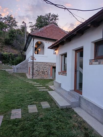Casa si teren de vanzare - 2