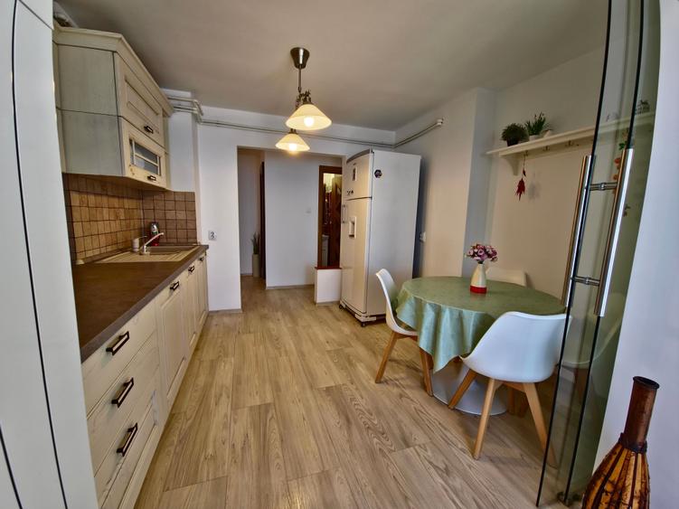 Vedere la mare Faleza Nord 3 camere mobilat utilat loc de parcare termen lung - 17