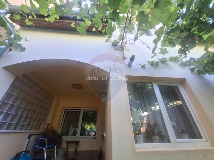 Imobil cu curte , casa plus parter de casa in zona Sub Arini Imobil cu curte , casa plus parter de casa in zona Sub Arini