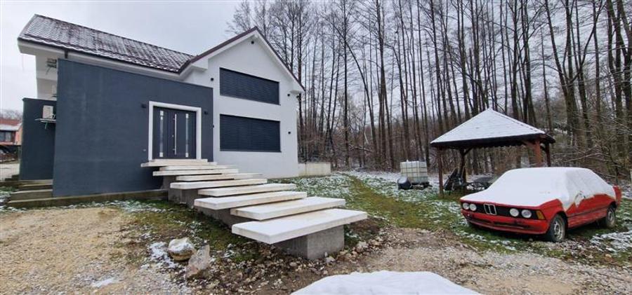 Resita,Vila noua,tot modern cu teren 1400 mp.C Caransebesului Km.4.Comision ZERO - 18