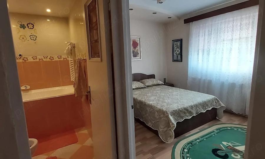 Apartament cu 3 camere semidecomandat în Central
