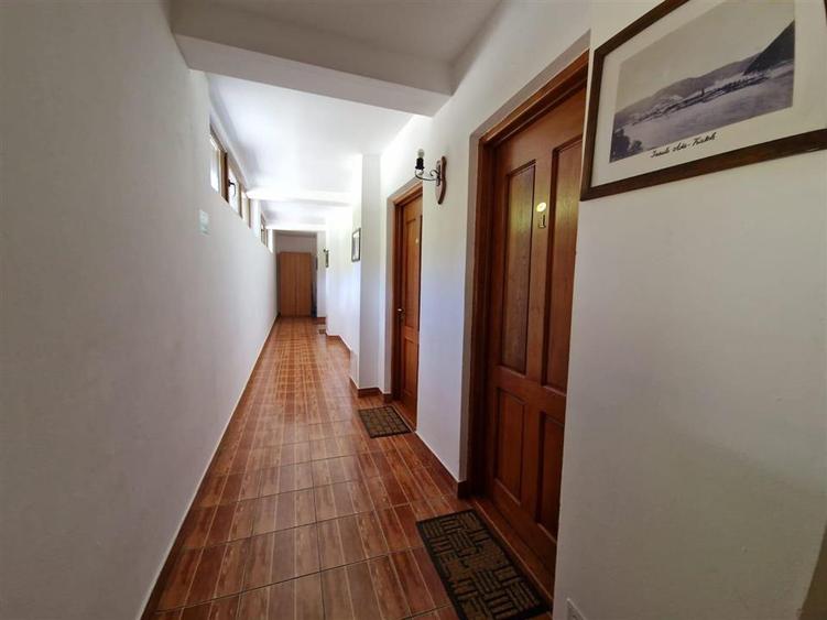 Hotel/Pensiune, de 871 mp, în Eșelnița