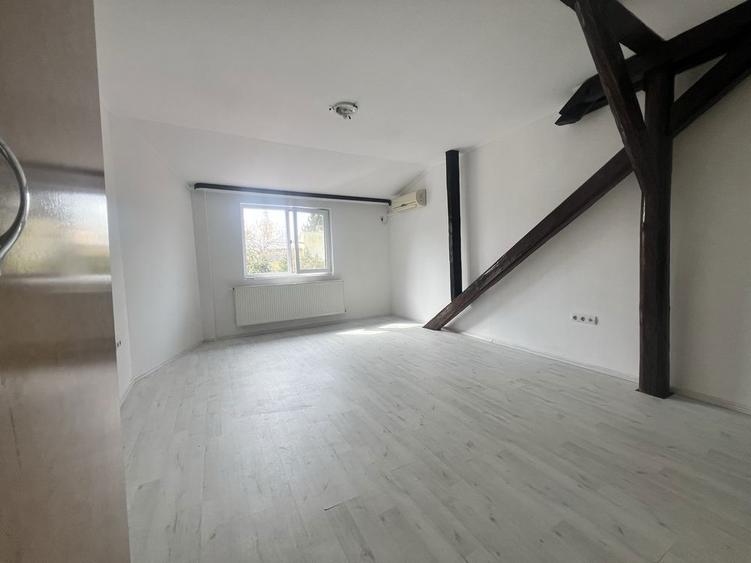 Spatiu de inchiriat - manichiura, coafor, masaj, birouri - 8